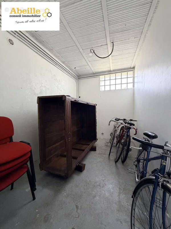 Ensemble immobilier de 160 m2, et deux places de parking - photo 3