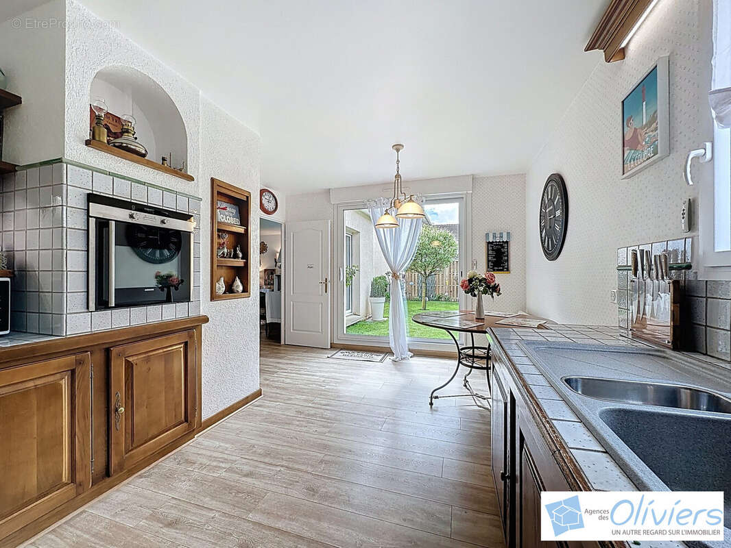 Maison 130 m² à Guyancourt  - photo 6