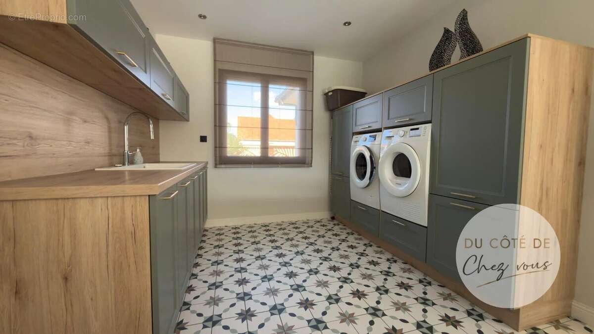 Maison à LE PAVILLON-SAINTE-JULIE