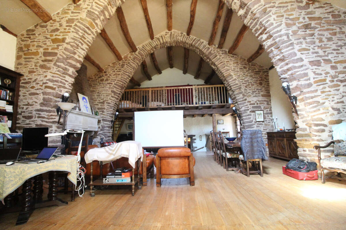 Maison à SAINT-JUERY