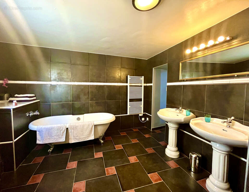 Maison à BOURG-SAINT-ANDEOL