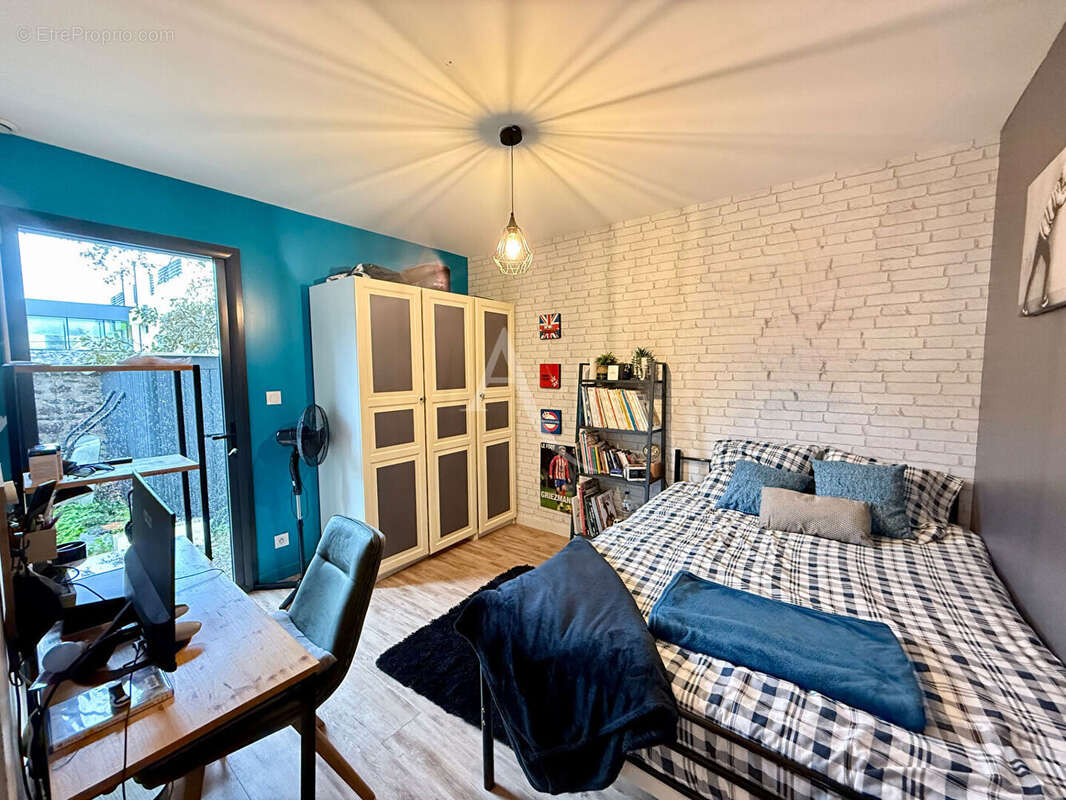 Maison à MESLAY-DU-MAINE