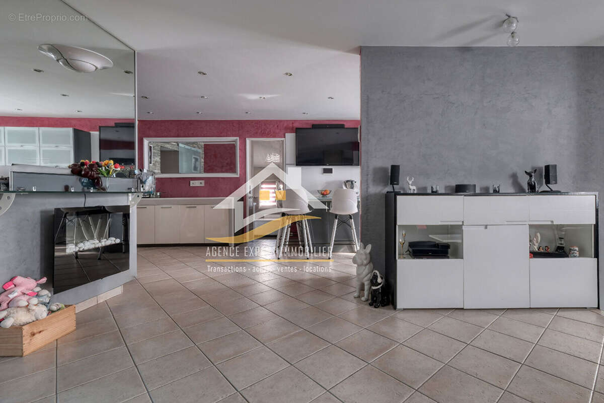 Maison à BALLAINVILLIERS