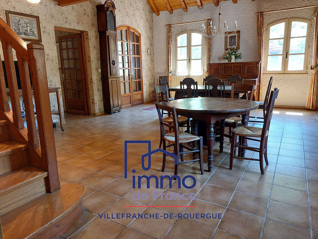 Maison de charme 185m² à rénover proche centre ville avec terrain. - photo 4
