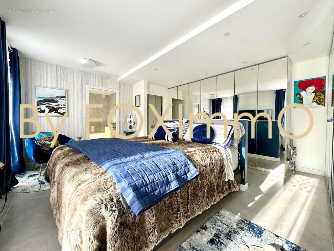 Maison à SAINT-LAURENT-DU-VAR