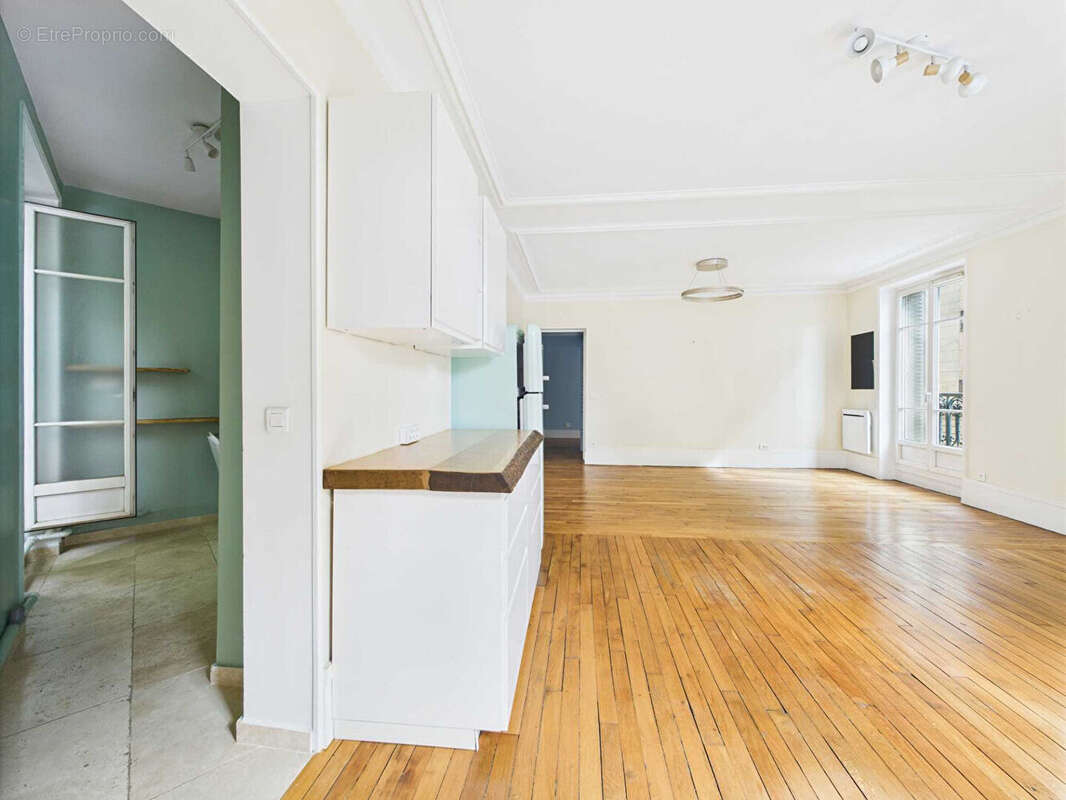 Appartement à PARIS-10E