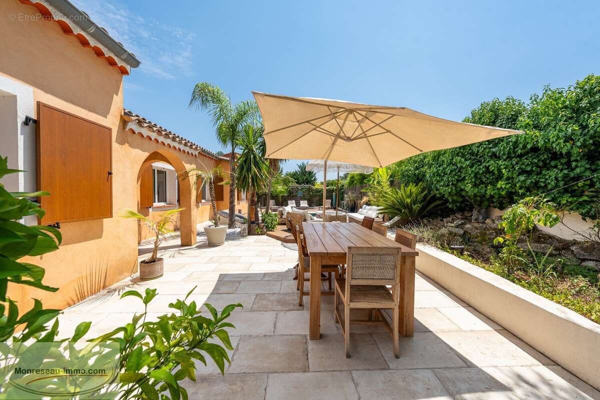 Maison à VALBONNE