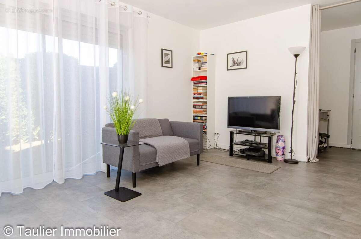 Maison T4 de 2020, chambre et salle d'eau au rdc - photo 5