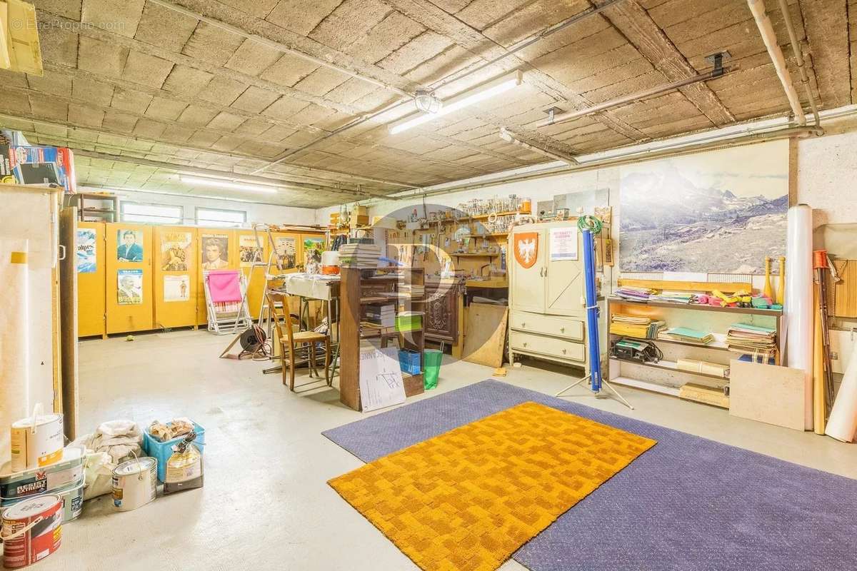 Maison à VERRIERES-LE-BUISSON