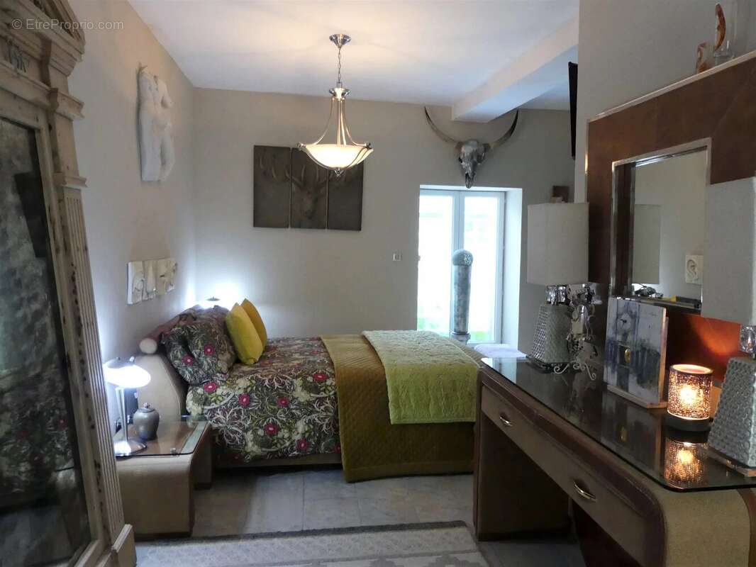 Maison à NANTEUIL-EN-VALLEE