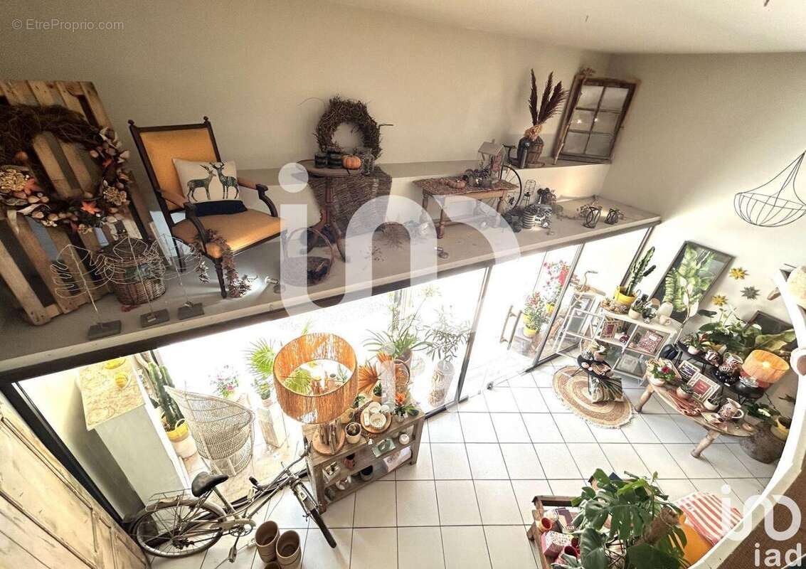 Photo 4 - Commerce à BELLEGARDE