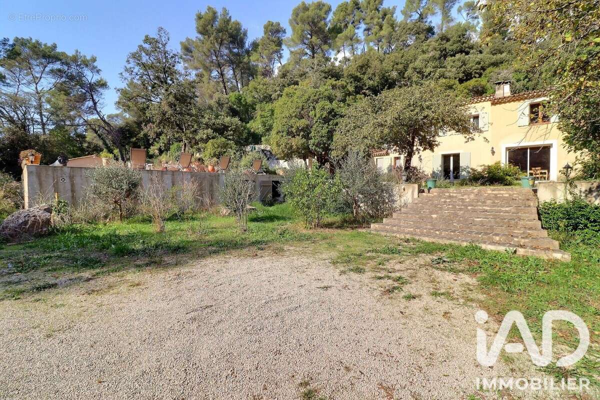 Maison 117 m² à Cuges-Les-Pins  - photo 4