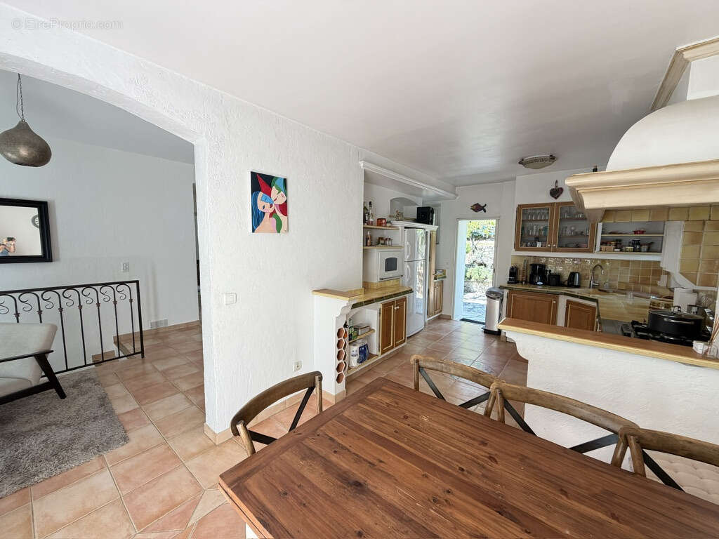 Gattières hauteur résidentiel Villa 4p avec piscine au calme - photo 12