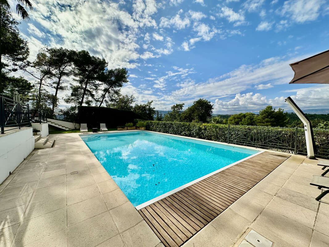 Maison à MOUGINS