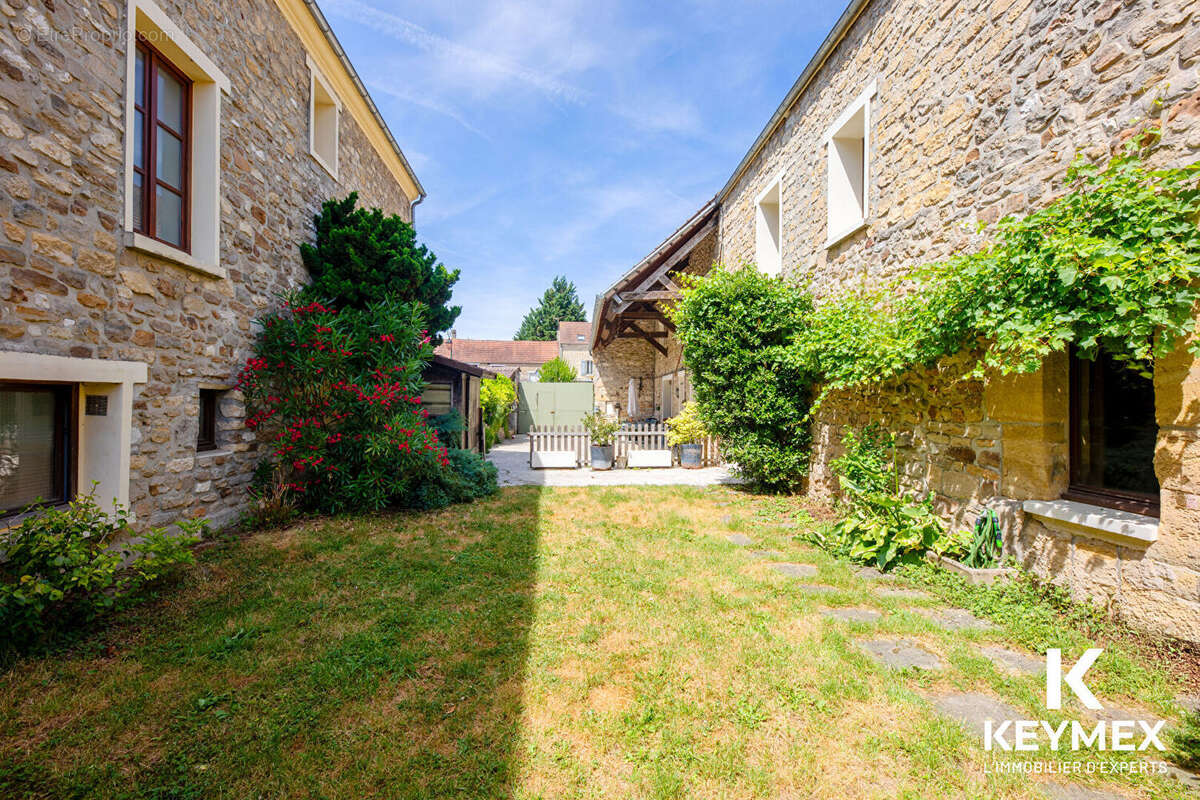 Maison à ENNERY