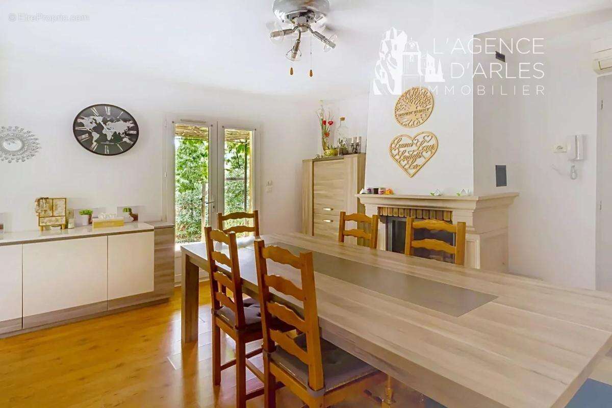 Arles – Maison familiale 157 m² – 5 chambres dont 2 de plain-pied – jardin arboré et clos - photo 7