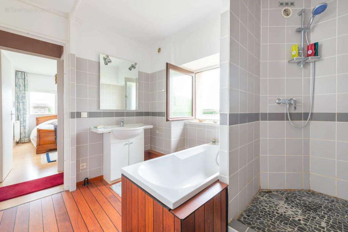 Appartement à MONTIGNY-LE-BRETONNEUX