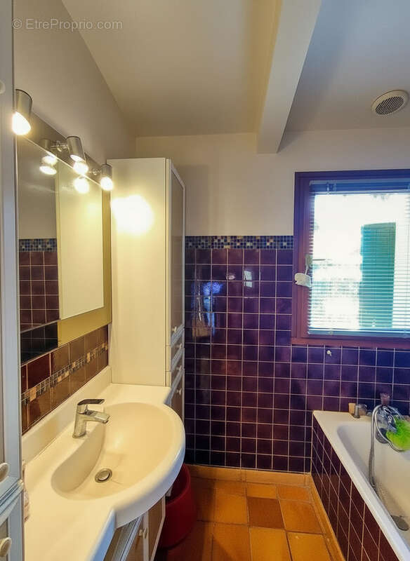 Maison à PUY-L&#039;EVEQUE