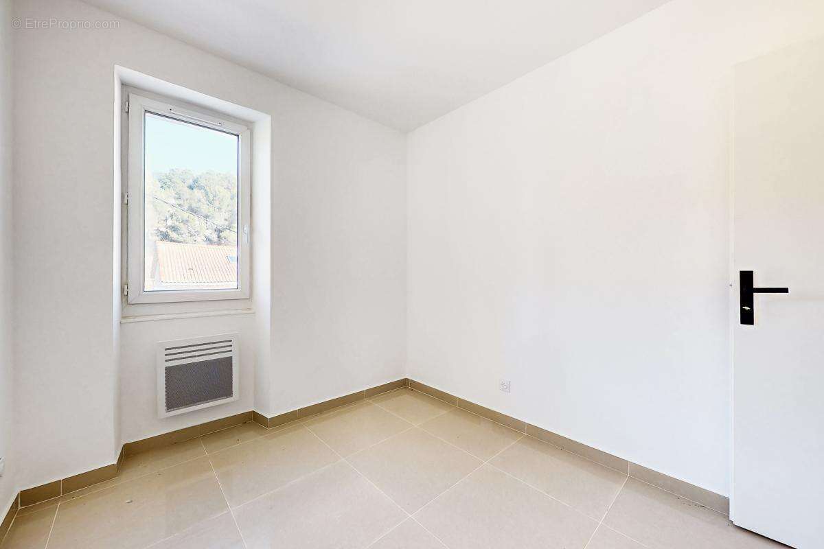 Appartement à ROQUEFORT-LA-BEDOULE