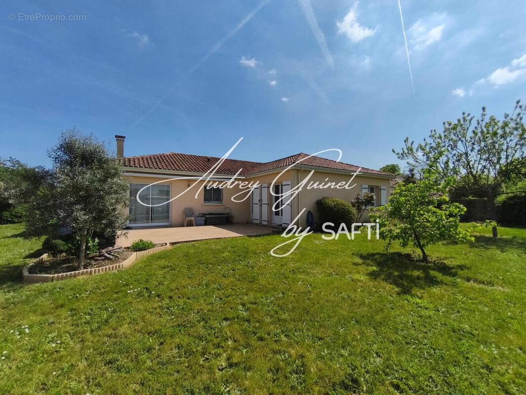 Photo 1 - Maison à SAINT-CYR