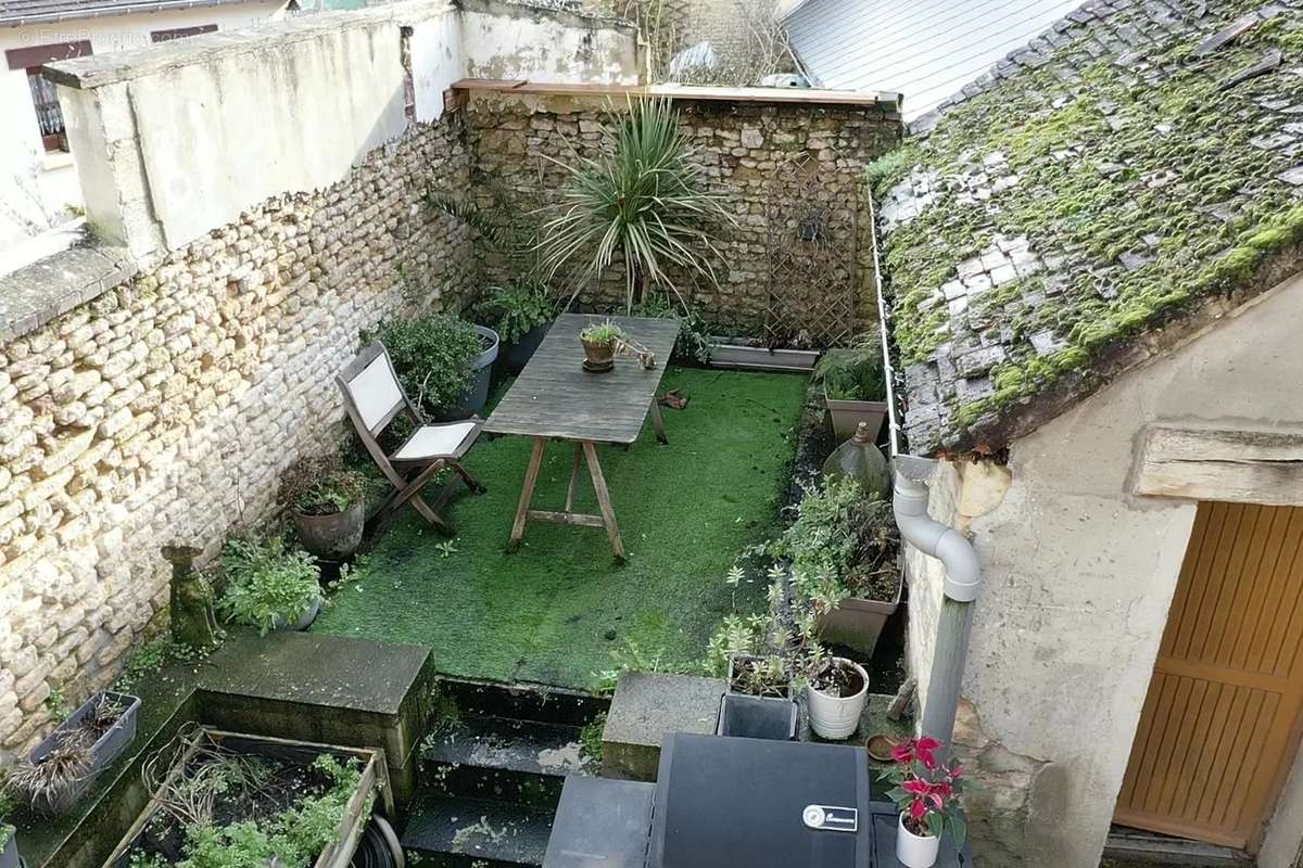 Maison à SAINT-PIERRE-SUR-DIVES