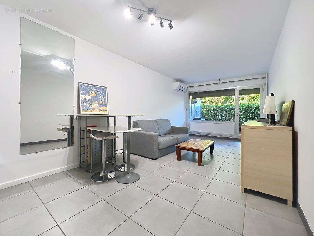 Studio en rez-de-terrasse proche plages et commerces - photo 3