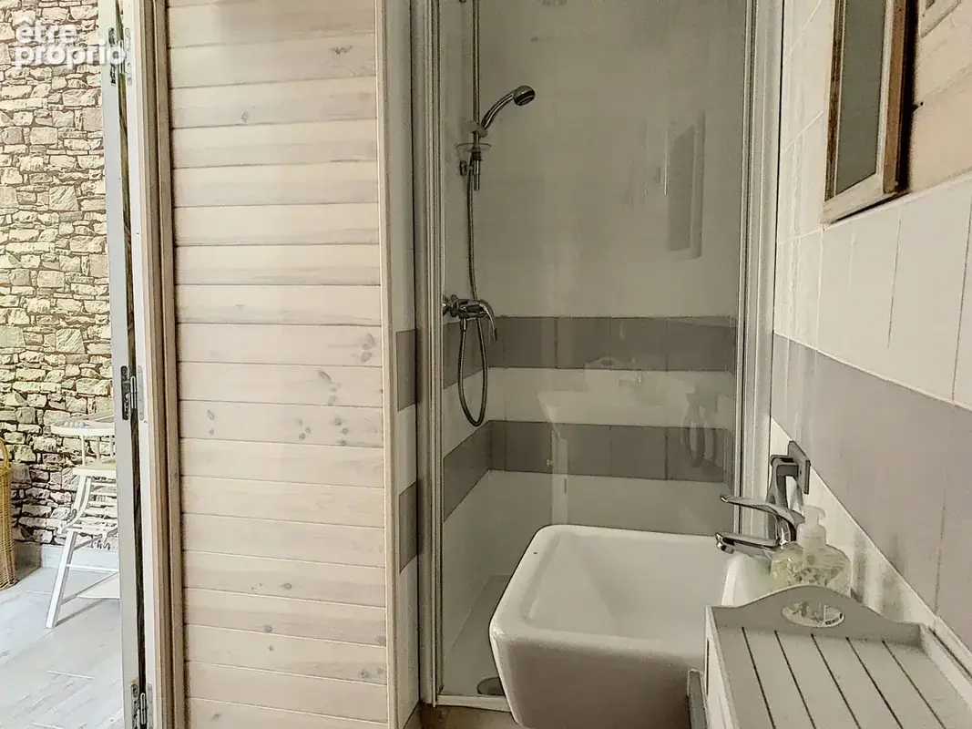 Une bastide du 16ème siècle rénovée de 260 m2 hab., aménagée en 2 logements et annexes, cour intérieure, pisci - photo 22