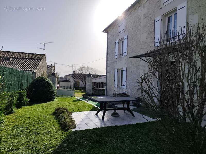 Maison à HIERSAC