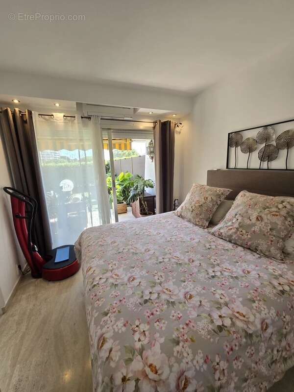 Appartement à VILLENEUVE-LOUBET