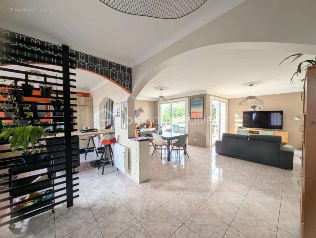 Maison à LE LOROUX-BOTTEREAU