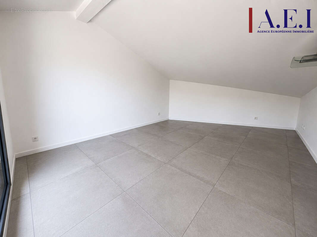 Appartement T4 avec terrasses et stationnement privatif - photo 10