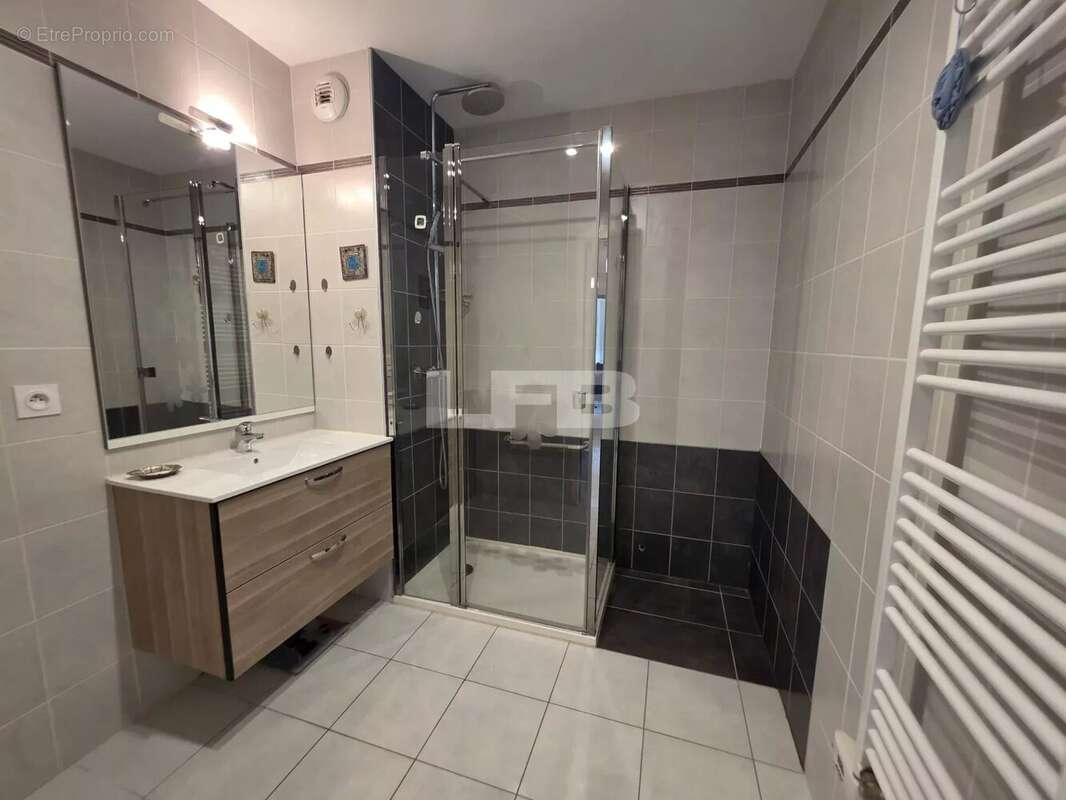 T3 65.7 m² /cave/cellier /garage / place de parking - photo 11