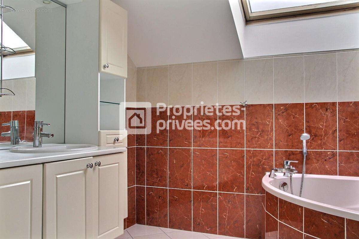 Maison à BRISON-SAINT-INNOCENT