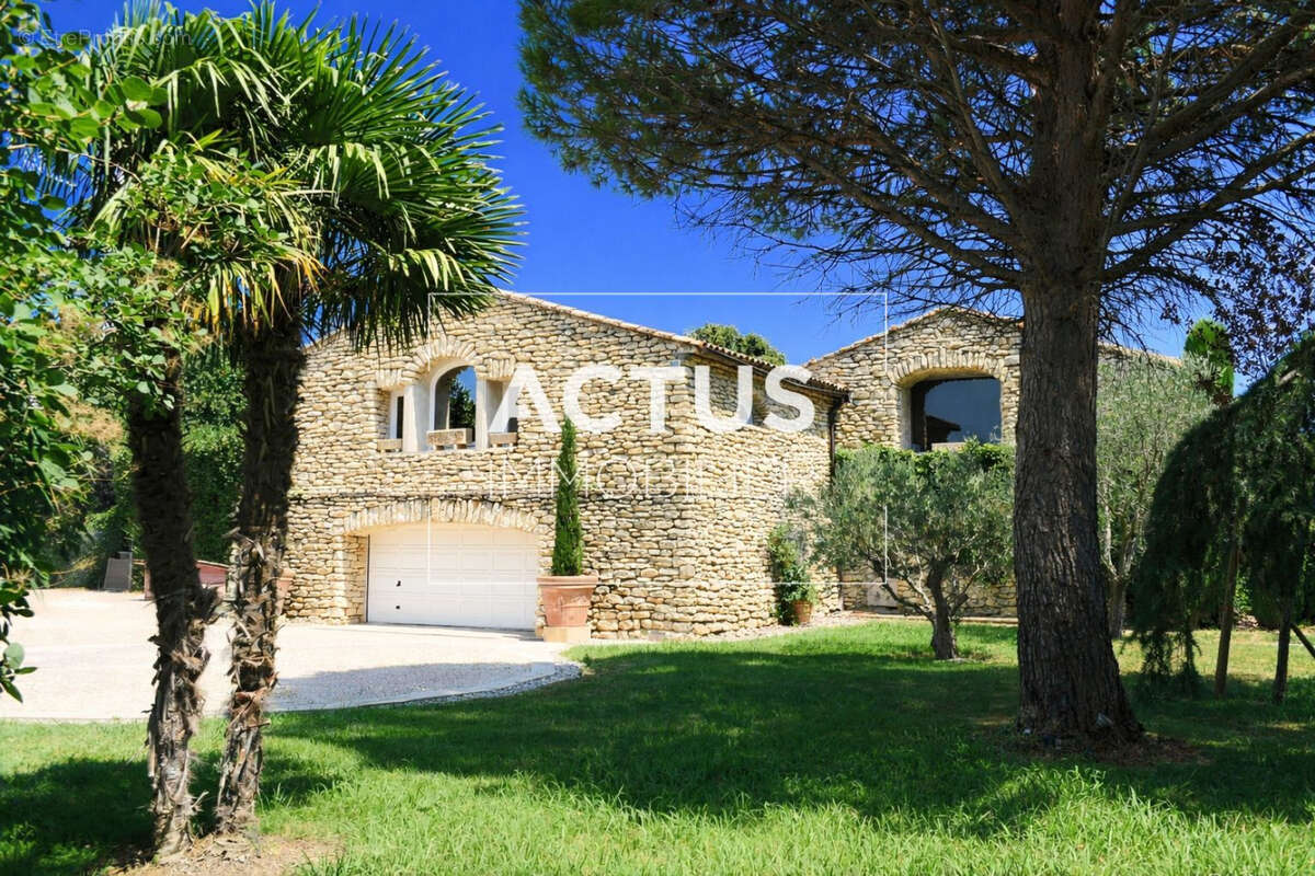 Maison à SENAS
