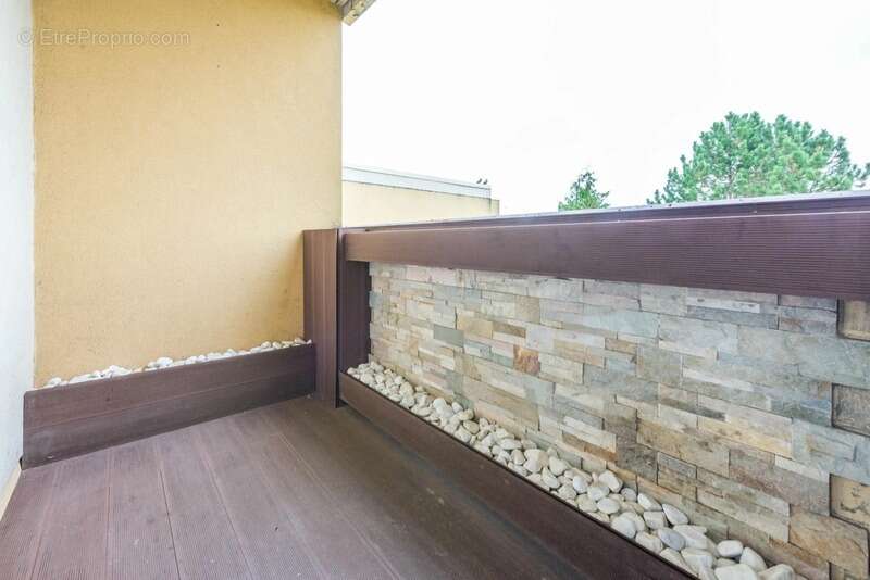 Appartement à EZANVILLE