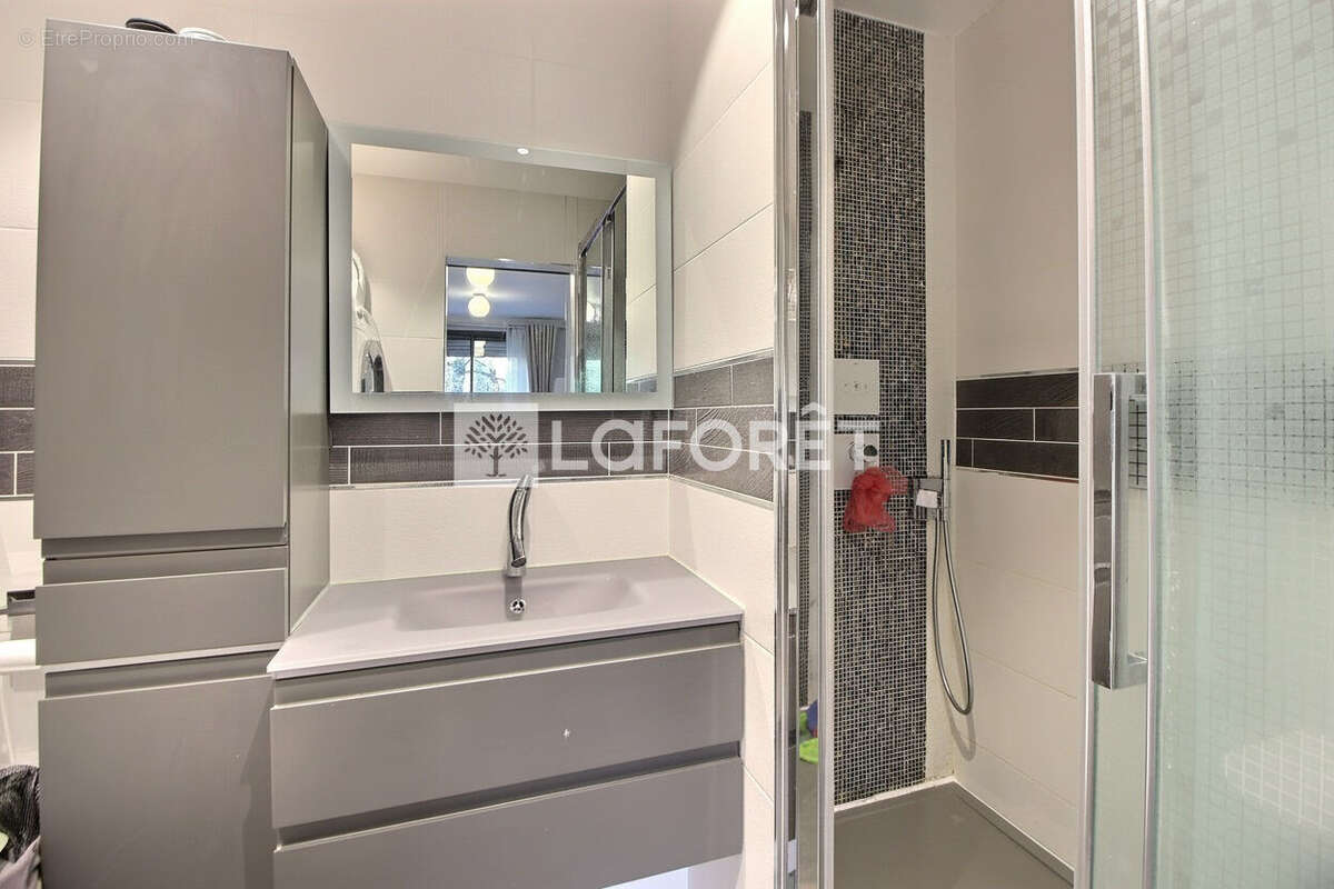 Appartement à SURESNES