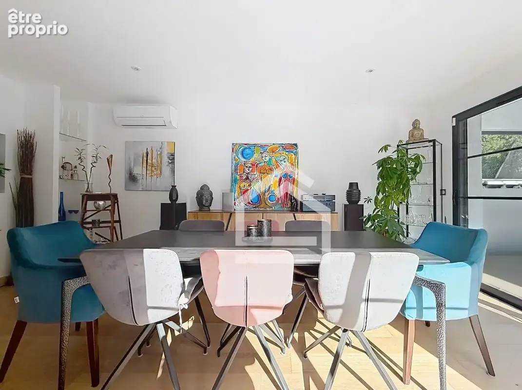 Maison contemporaine de 198 m2, 5 chambres, piscine et double garage - photo 9
