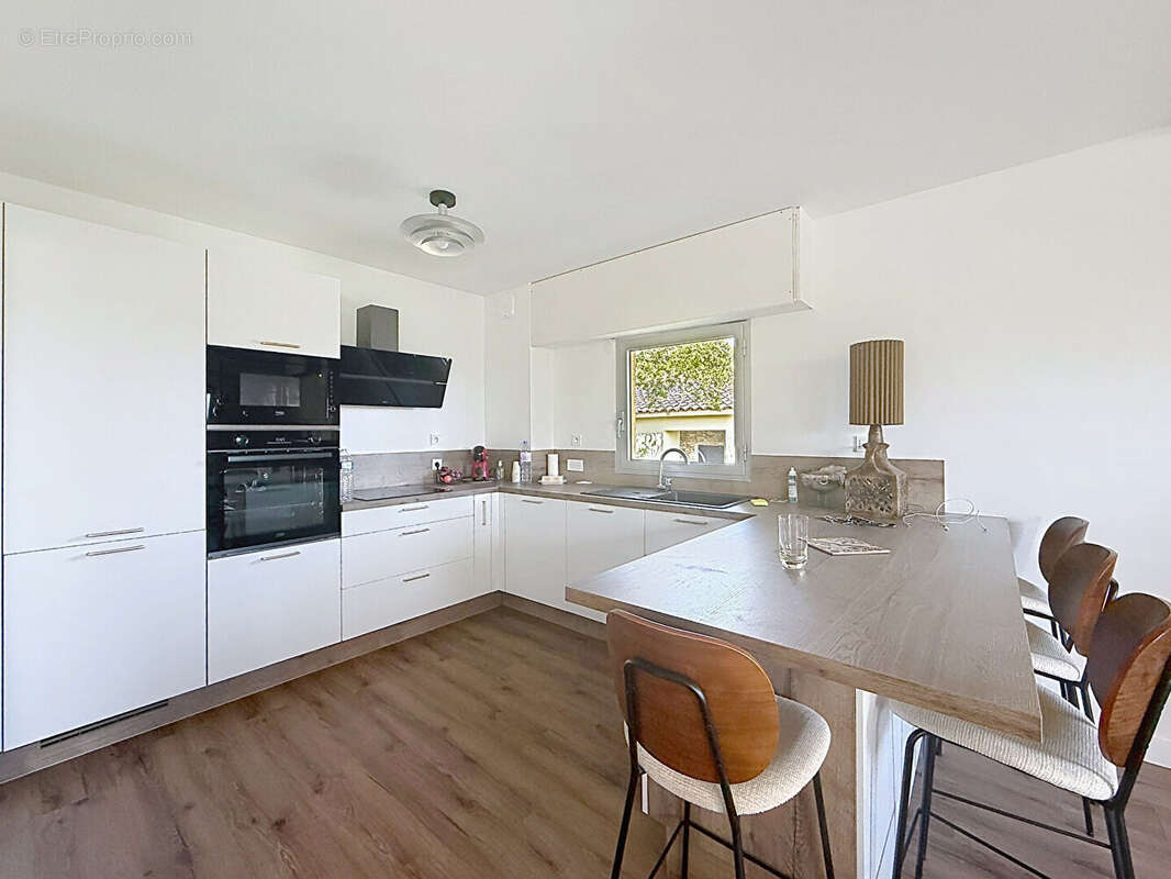 Appartement à VILLENEUVE-LES-AVIGNON