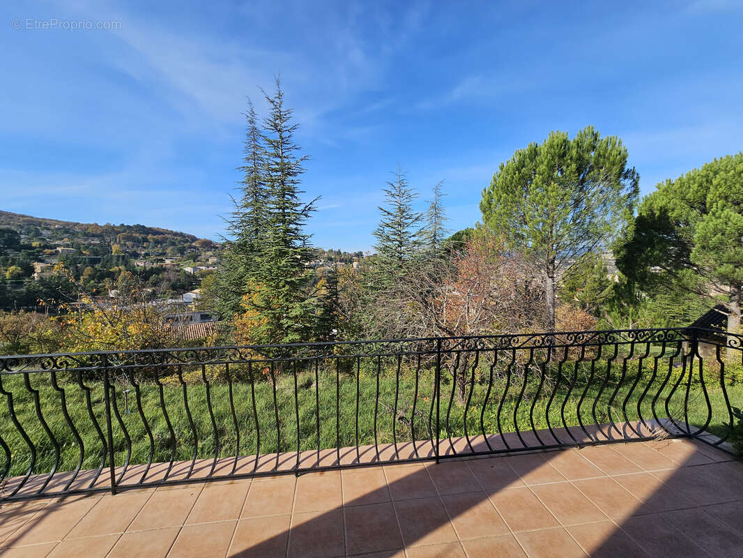 Apt, Luberon, jolie maison à rénover avec cabanon et belle vue dégagée - photo 3