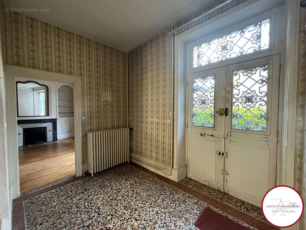 Maison à SAINT-AMAND-MONTROND