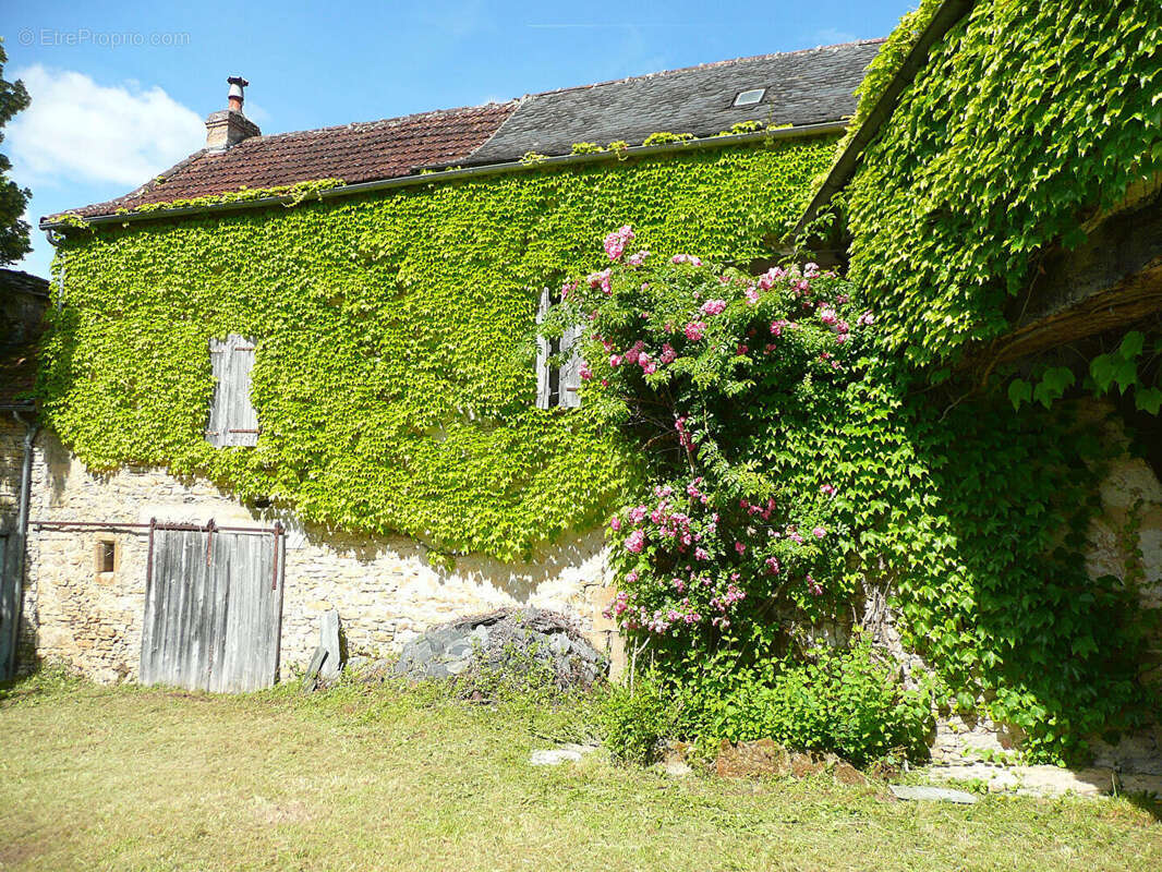 Corps de ferme - Vailhourles - photo 4