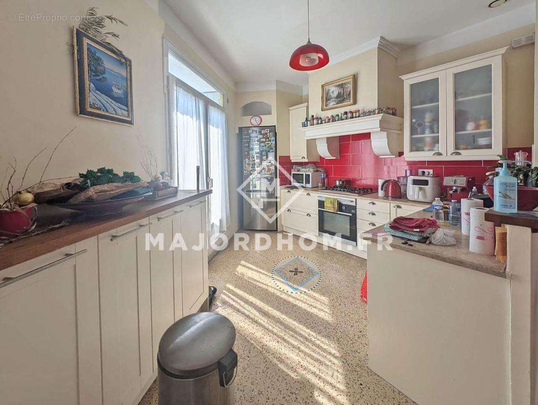Exclusivité Vente bel appartement type 5 de 115 m2 lumineux en dernier étage avec terrasse et garage 13004 Marseille - photo 6