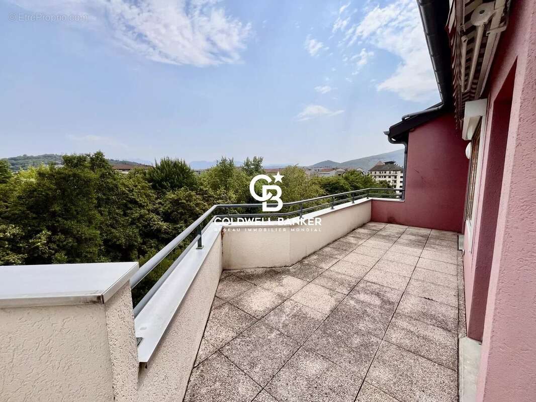 Appartement Duplex à vendre centre d'Annemasse - Proche Gare - photo 9
