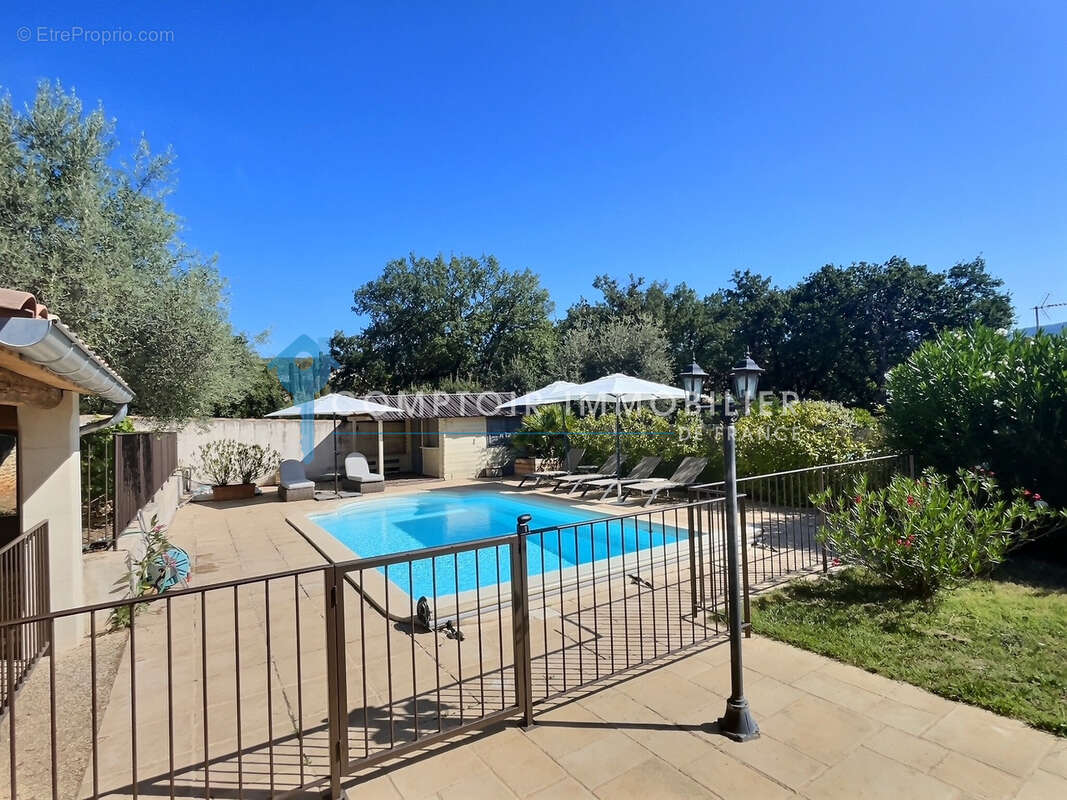 Maison à SAINT-SATURNIN-LES-APT