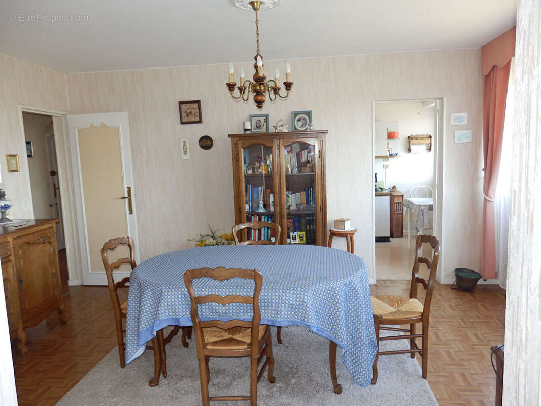 EN EXCLUSIVITE - bel appartement T4  avec vue dégagée- LAVAL - photo 4