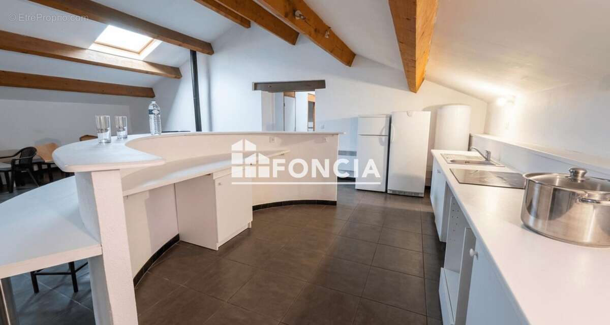 Appartement à MARSEILLE-3E