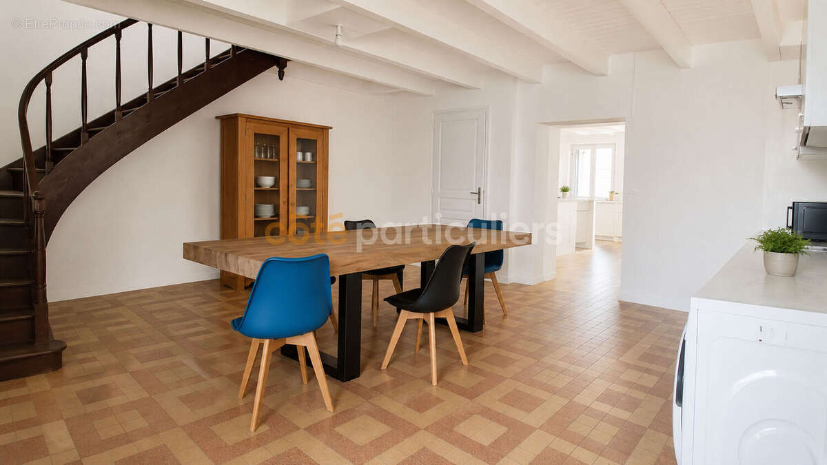 Rives de l'yon -- chaille sous les ormeaux -- ensemble immobilier --153 m2 --9 pieces -- centre bourg - photo 3