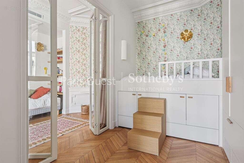 Appartement à PARIS-17E