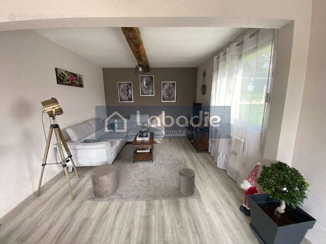 Maison à CHENEDOLLE