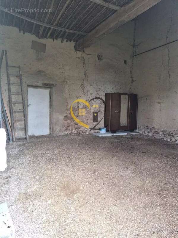 Maison à SAINT-MARTIN-D&#039;AUXIGNY